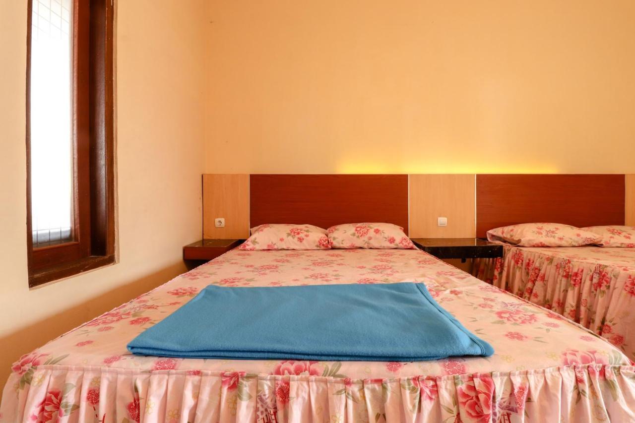 The Joglo Family Hotel Magelang Exterior foto