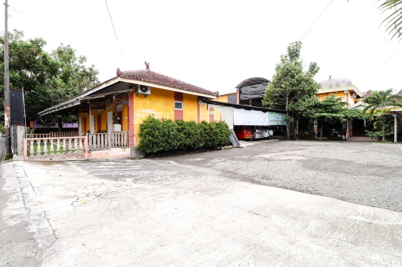 The Joglo Family Hotel Magelang Exterior foto