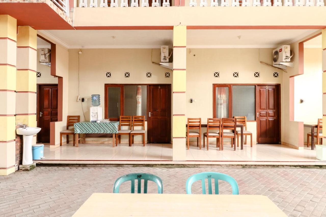 The Joglo Family Hotel Magelang Exterior foto